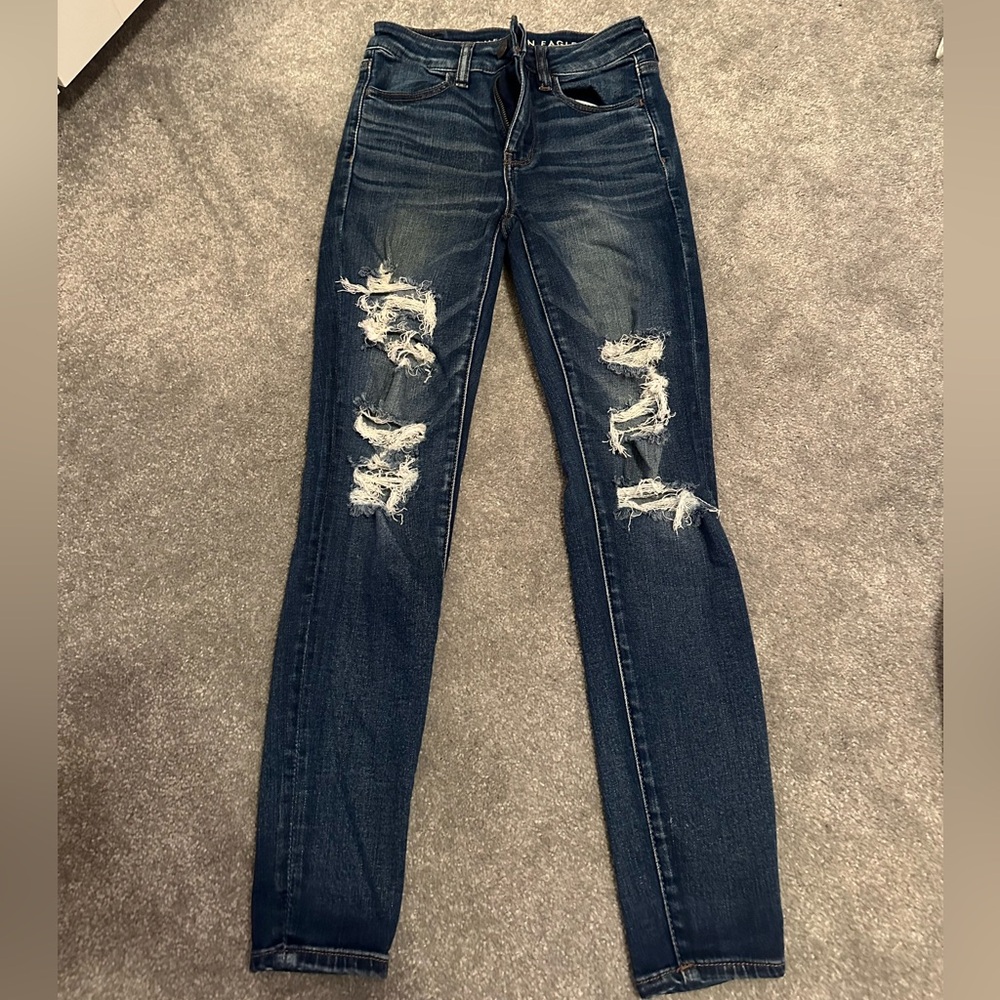american eagle ripped skinny jeans